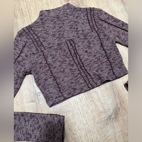 URBAN OUTFITTERS | OUT FROM UNDER | Tripp Mock Neck Crop Top - Picture 3 of 6